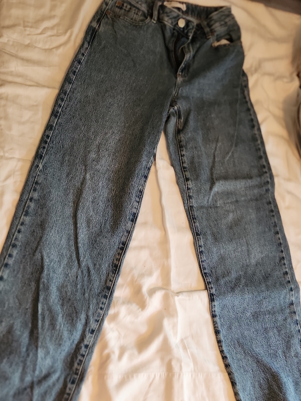 Garage Women's Straight Jeans in Medium Blue Wash